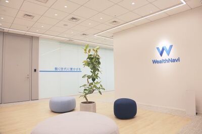 利用者数40万人突破！数十年使われるサービスの安定稼働や新規サービスの基盤の設計・構築を担うシニアSREを募集！